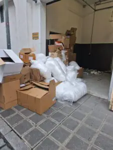 Gewerbemuellabholung in der Fussgaengerzone